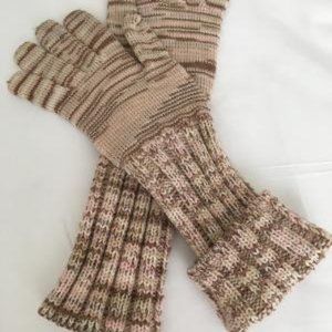 Ladies Knit Gloves, Color Pink Patterned